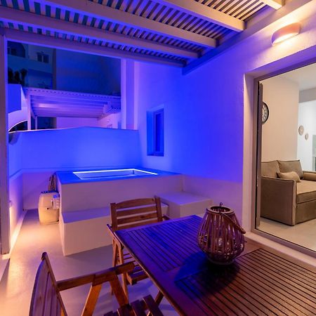 Aerenia Luxury Suites Karterados  Esterno foto