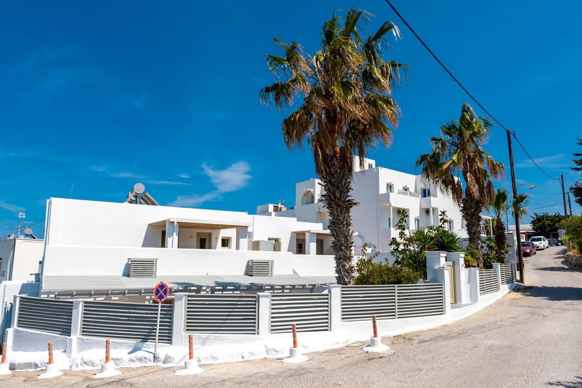 Aerenia Luxury Suites Karterados  Esterno foto