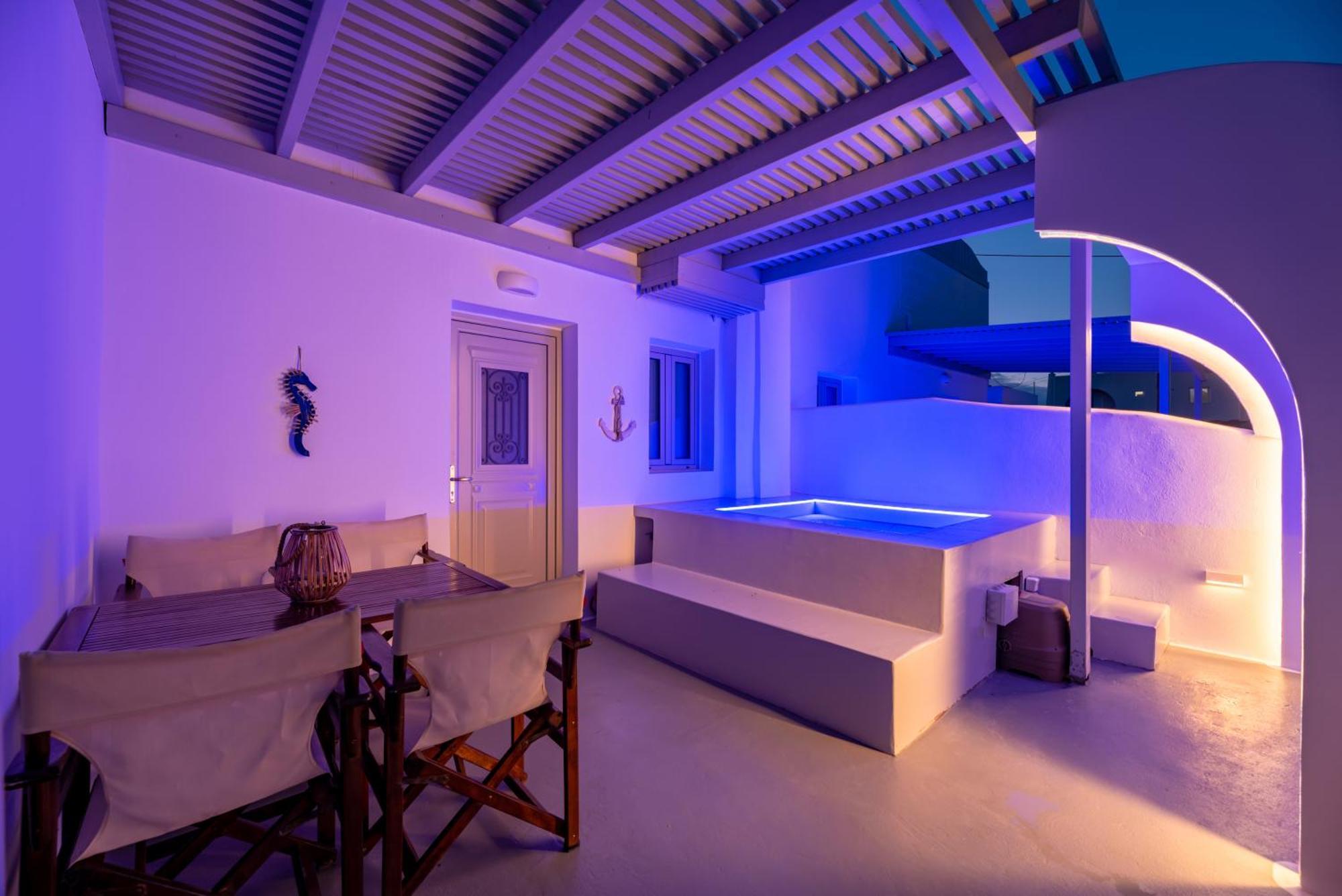 Aerenia Luxury Suites Karterados  Esterno foto