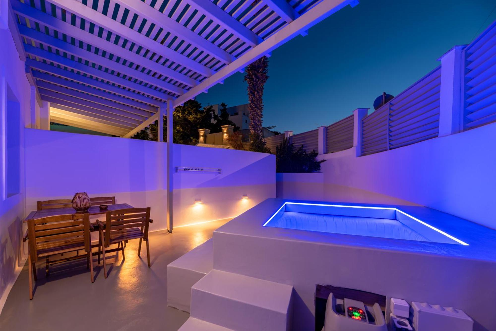 Aerenia Luxury Suites Karterados  Esterno foto