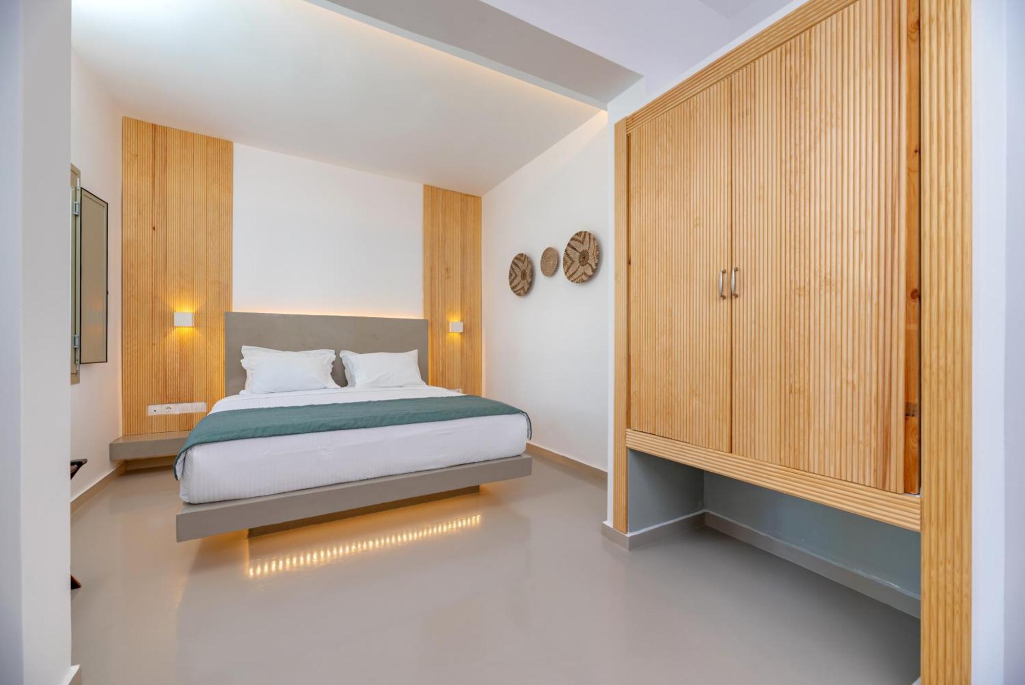 Aerenia Luxury Suites Karterados  Esterno foto
